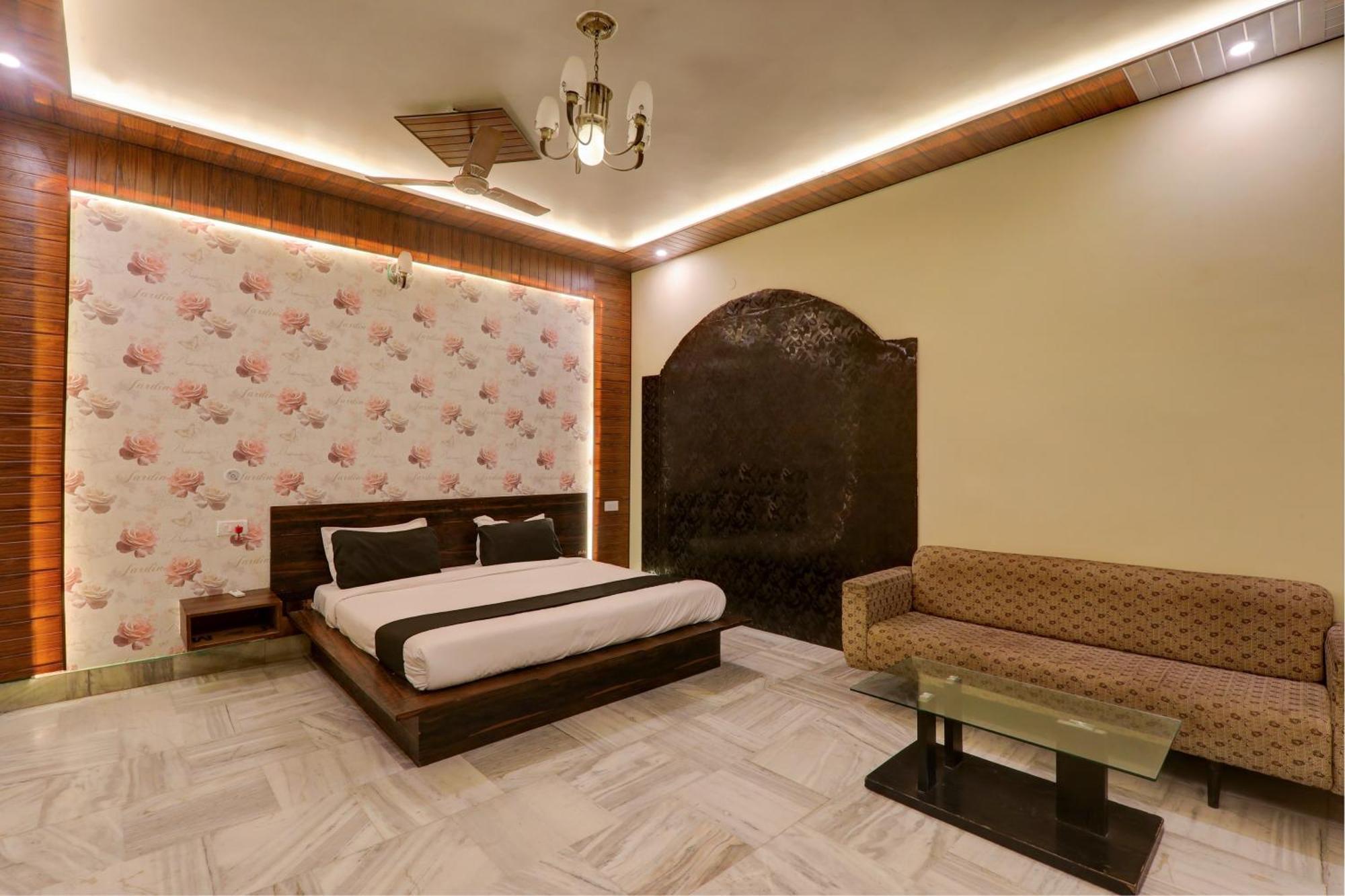 Hotel O Flagship Adbhut Moment Hotel Váránaszi Kültér fotó