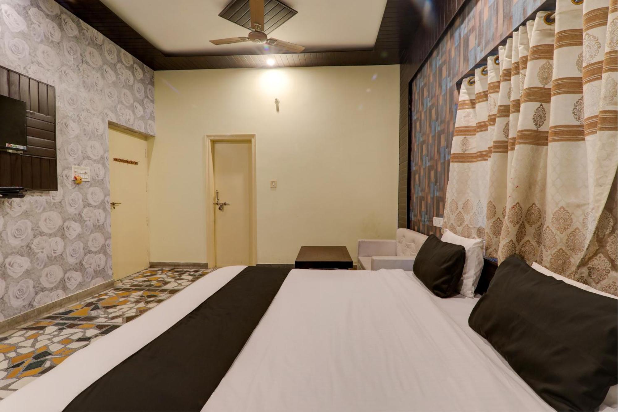 Hotel O Flagship Adbhut Moment Hotel Váránaszi Kültér fotó