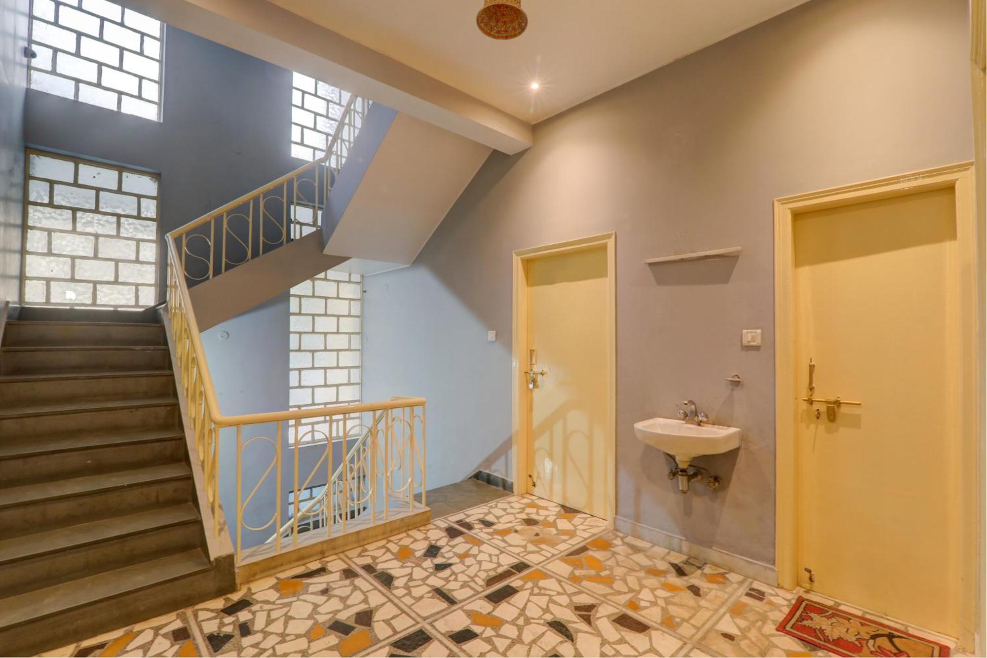 Hotel O Flagship Adbhut Moment Hotel Váránaszi Kültér fotó