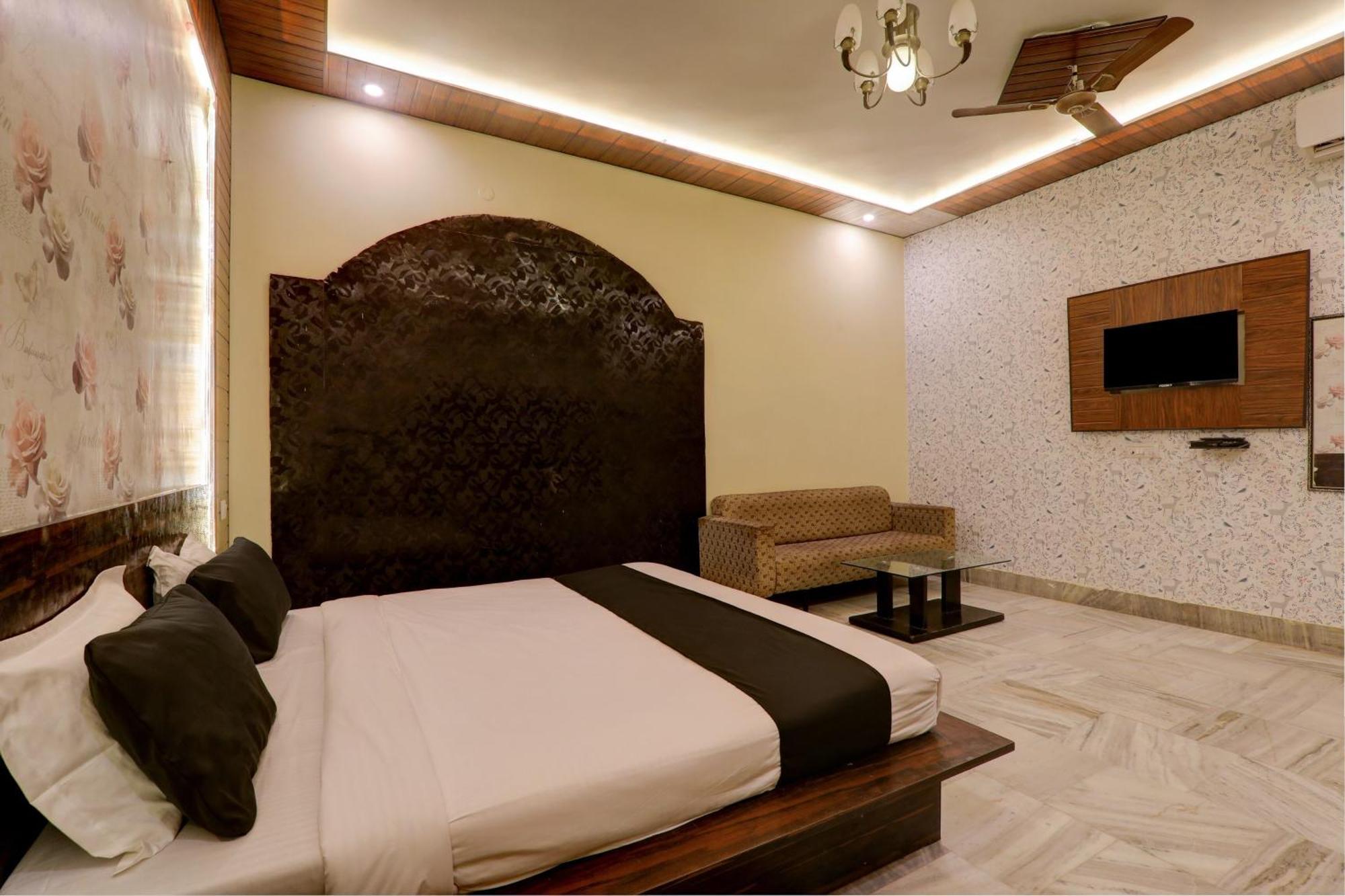 Hotel O Flagship Adbhut Moment Hotel Váránaszi Kültér fotó