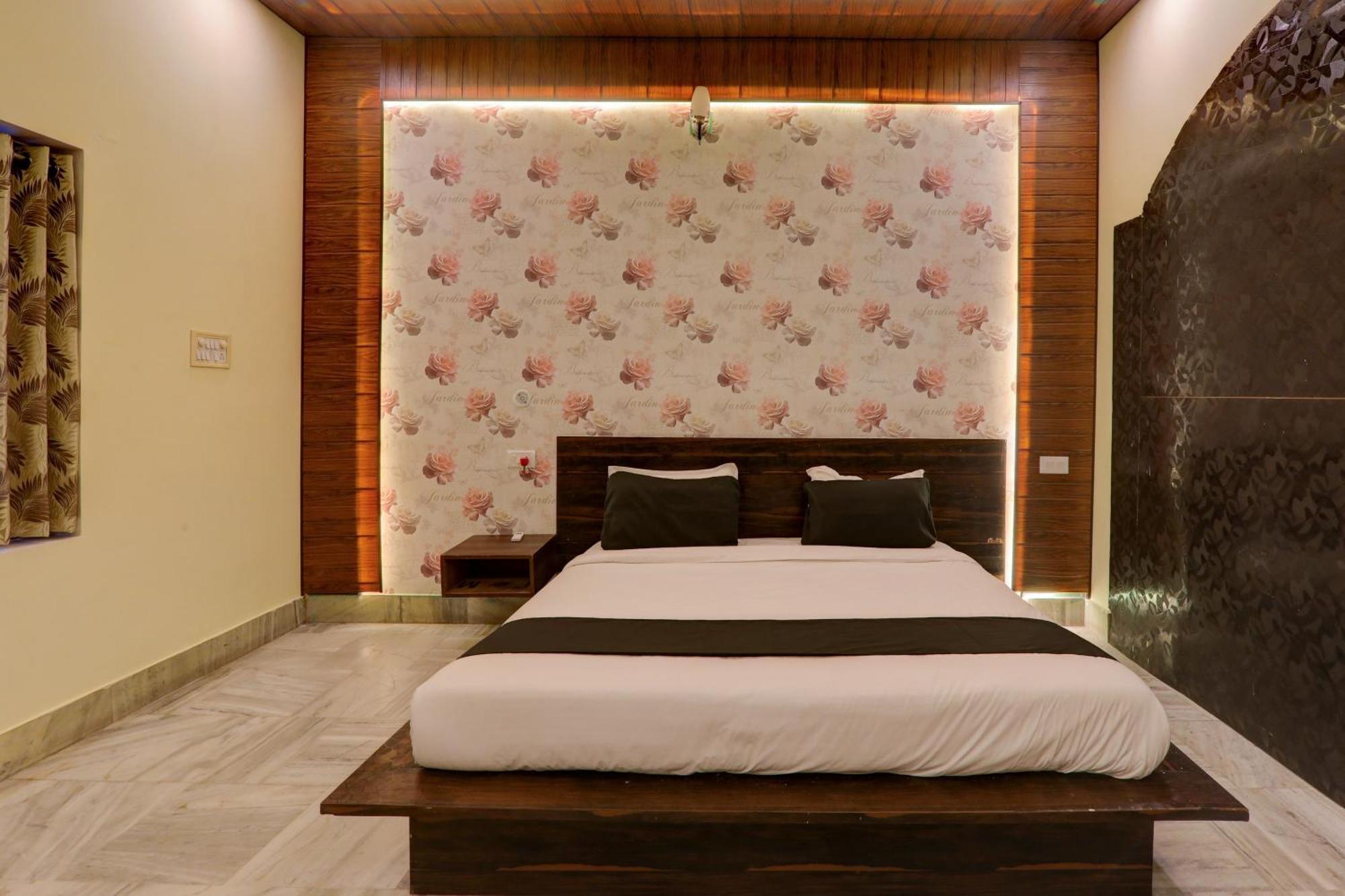 Hotel O Flagship Adbhut Moment Hotel Váránaszi Kültér fotó